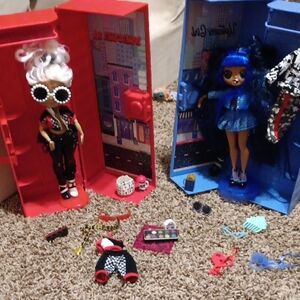 16 L.O.L. Surprise! Fashion Dolls with Accessories - Red and Blue